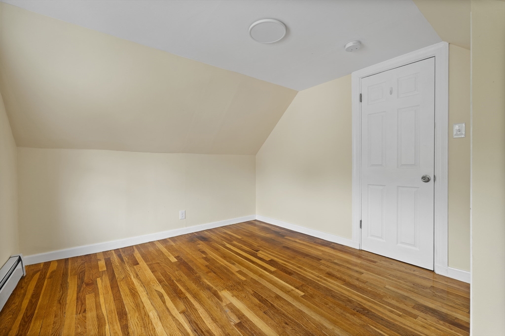 3 bed, 2 bath apartment for rent at 44 Ivan St, North Lexington — photo 6 of 10