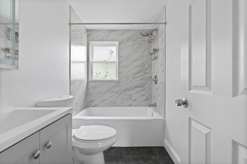 3 bed, 2 bath apartment for rent at 44 Ivan St Unit 44, North Lexington — photo 5 of 10