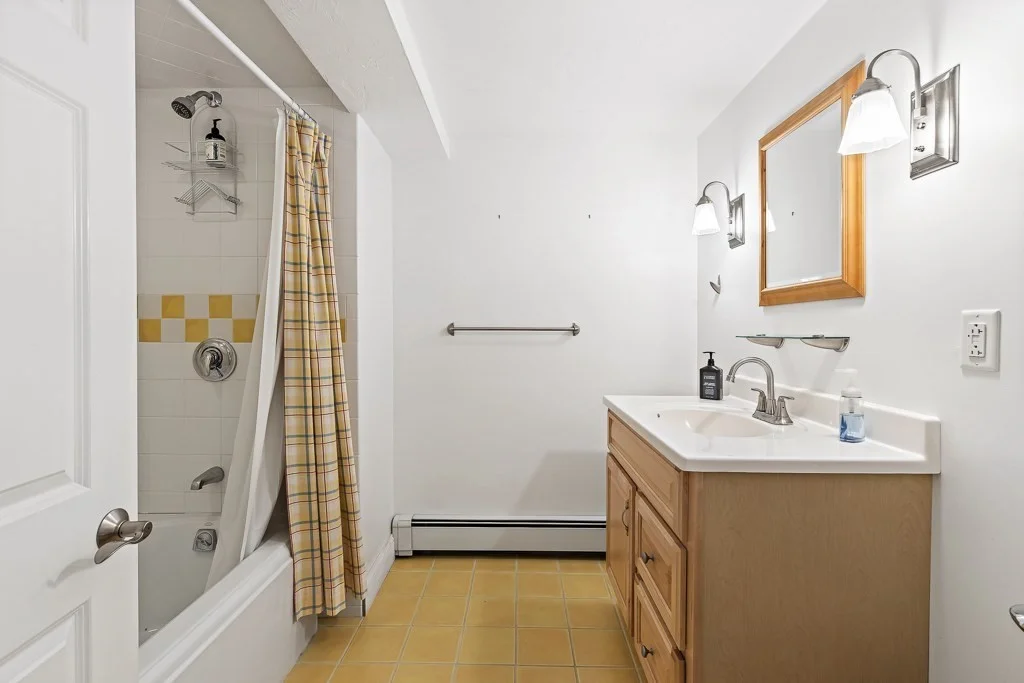 4 bed, 3 bath apartment for rent at 44 Jodie Rd, Framingham — photo 19 of 21