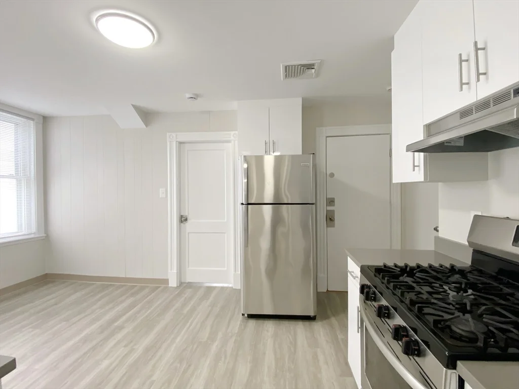 1 bed, 1 bath apartment for rent at 44 Jones Rd Unit 5, Revere — photo 3 of 11