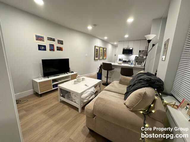 2 bed, 1 bath apartment for rent at 44 Joy St Unit 2, Beacon Hill — photo 2 of 12
