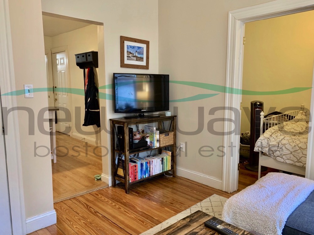 Studio bed, 1 bath apartment for rent at 44 Joy St Unit 5, Beacon Hill — photo 3 of 9