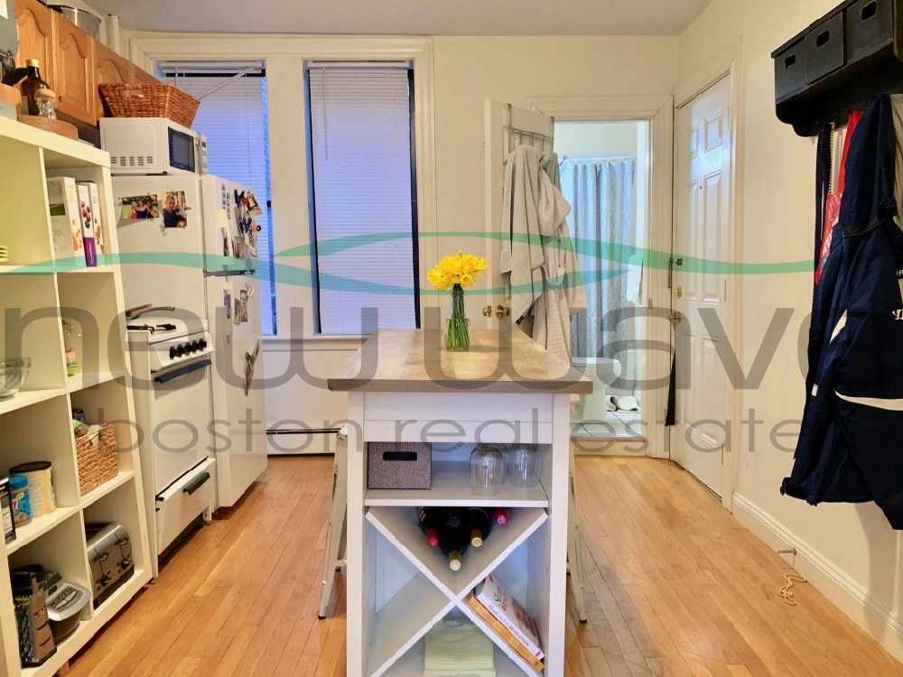 Studio bed, 1 bath apartment for rent at 44 Joy St Unit 5, Beacon Hill — photo 8 of 9