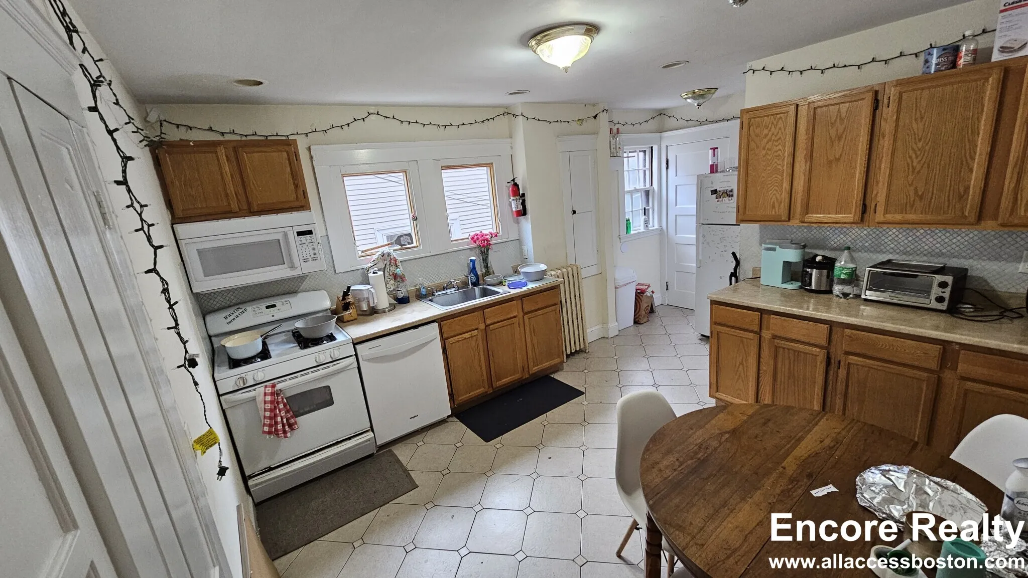4 bed, 2 bath apartment for rent at 44 Kirkwood Rd Unit 0, Brighton — photo 2 of 32