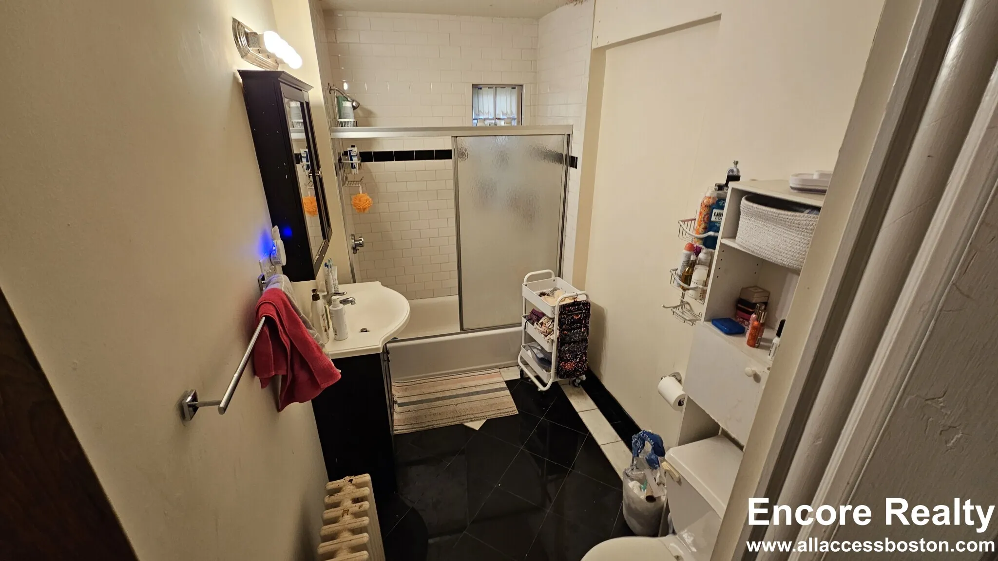 4 bed, 2 bath apartment for rent at 44 Kirkwood Rd Unit 1a, Brighton — photo 10 of 15