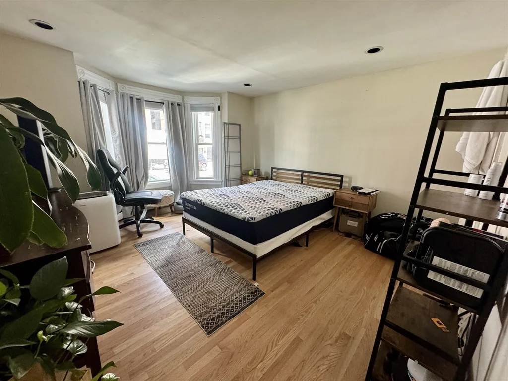 1 bed, 1 bath apartment for rent at 44 L St Unit 1, South Boston — photo 5 of 12