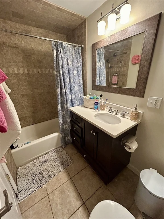 3 bed, 2 bath apartment for rent at 44 L St Unit 2, South Boston — photo 8 of 29