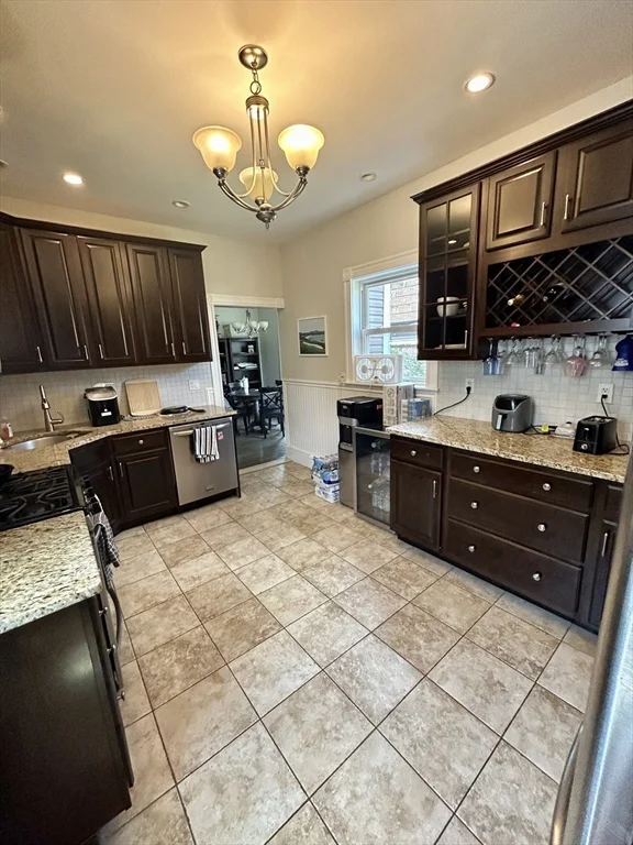 3 bed, 2 bath apartment for rent at 44 L St Unit 2, South Boston — photo 4 of 29