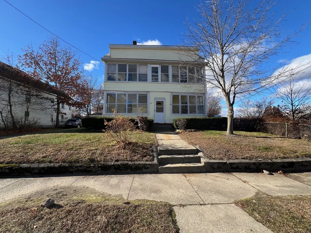 3 bed, 1 bath apartment for rent at 44 Laurel St Unit 1, Leominster — photo 1 of 11