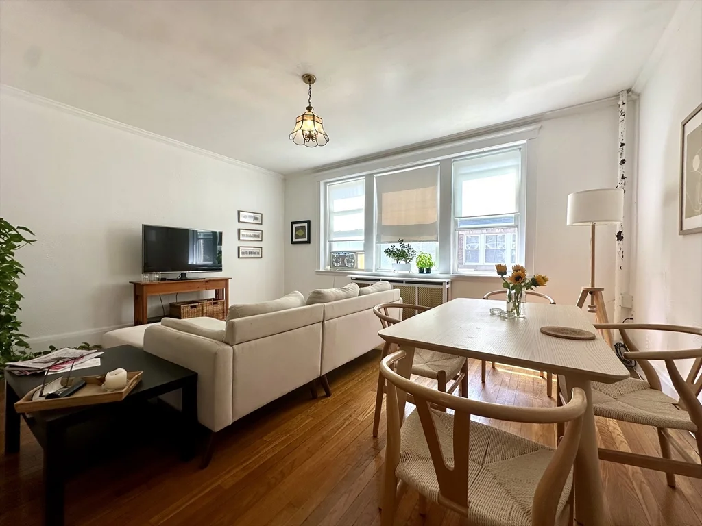 2 bed, 1 bath apartment for rent at 44 Longwood Ave Unit 3, Coolidge Corner — photo 3 of 12