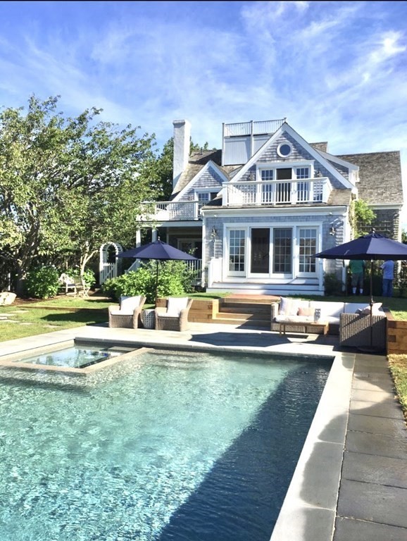 5 bed, 4+ bath apartment for rent at 44 Main St, Siasconset — photo 1 of 32