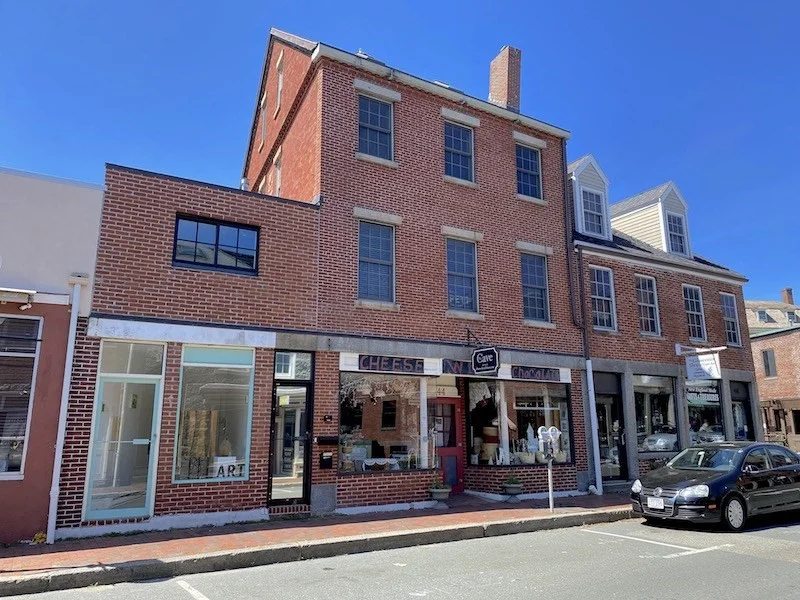 2 bed, 2 bath apartment for rent at 44 Main St Unit 2, Gloucester