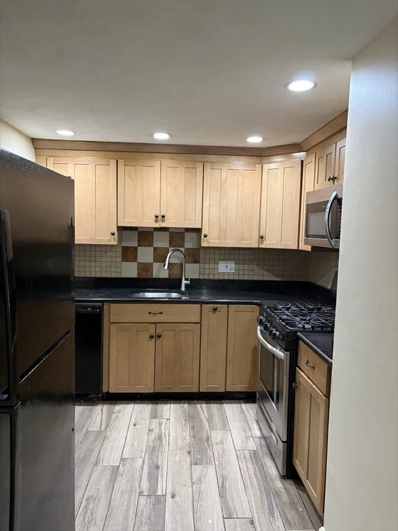2 bed, 1 bath apartment for rent at 44 Main St Unit 6, North Reading — photo 2 of 12
