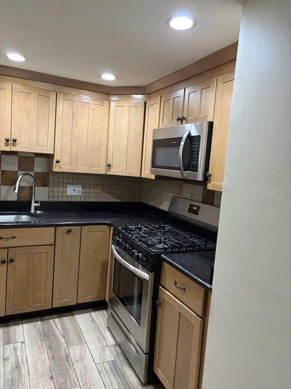 2 bed, 1 bath apartment for rent at 44 Main St Unit 6, North Reading — photo 3 of 12