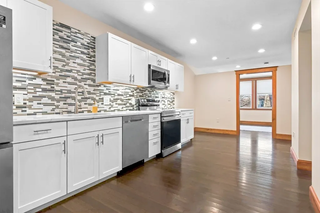 1 bed, 1 bath apartment for rent at 44 Maple St Unit 10, Danvers Center — photo 6 of 15