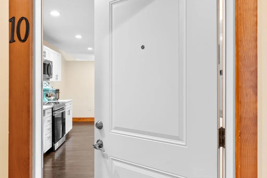 1 bed, 1 bath apartment for rent at 44 Maple St Unit 10, Danvers Center — photo 5 of 15