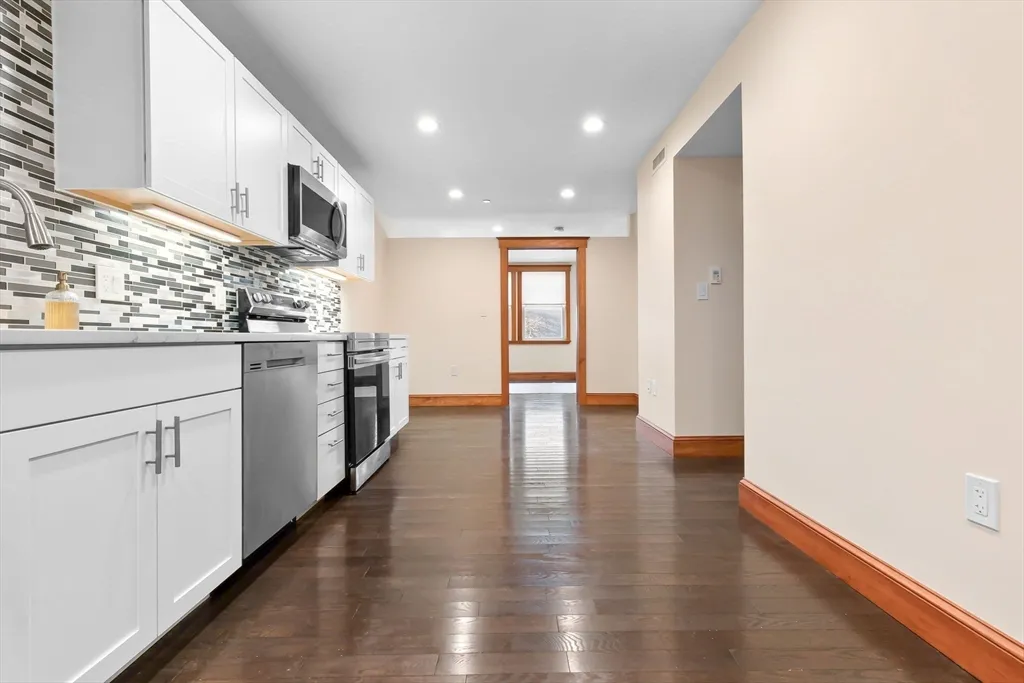 1 bed, 1 bath apartment for rent at 44 Maple St Unit 10, Danvers Center — photo 7 of 15