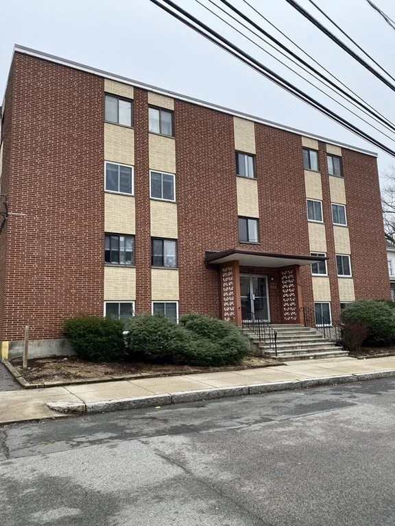 1 bed, 1 bath apartment for rent at 44 Maple St Unit 203, Hyde Park — photo 26 of 29