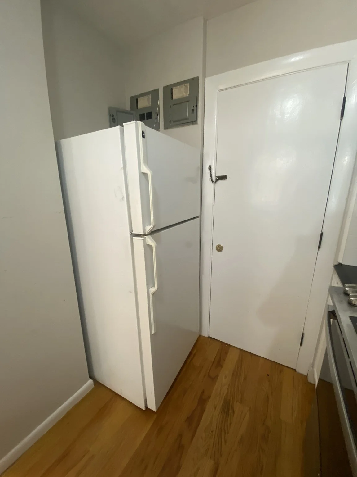 2 bed, 1 bath apartment for rent at 44 Maple St Unit 301, Hyde Park — photo 5 of 27