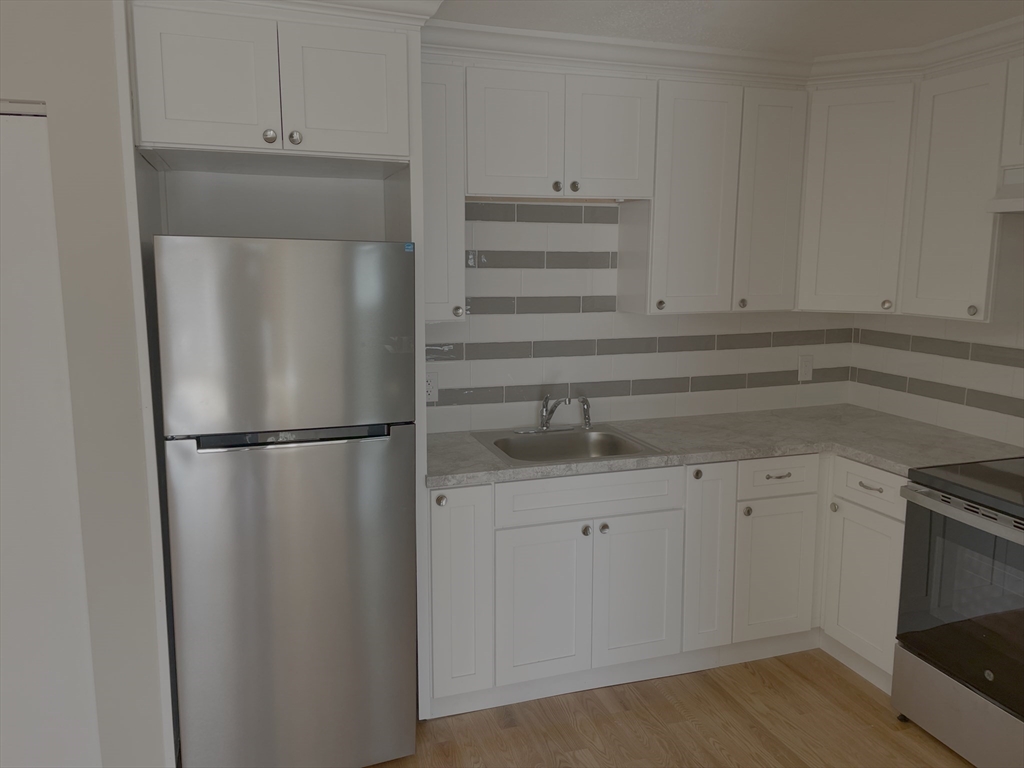 1 bed, 1 bath apartment for rent at 44 Maple St Unit 303, Hyde Park — photo 4 of 20