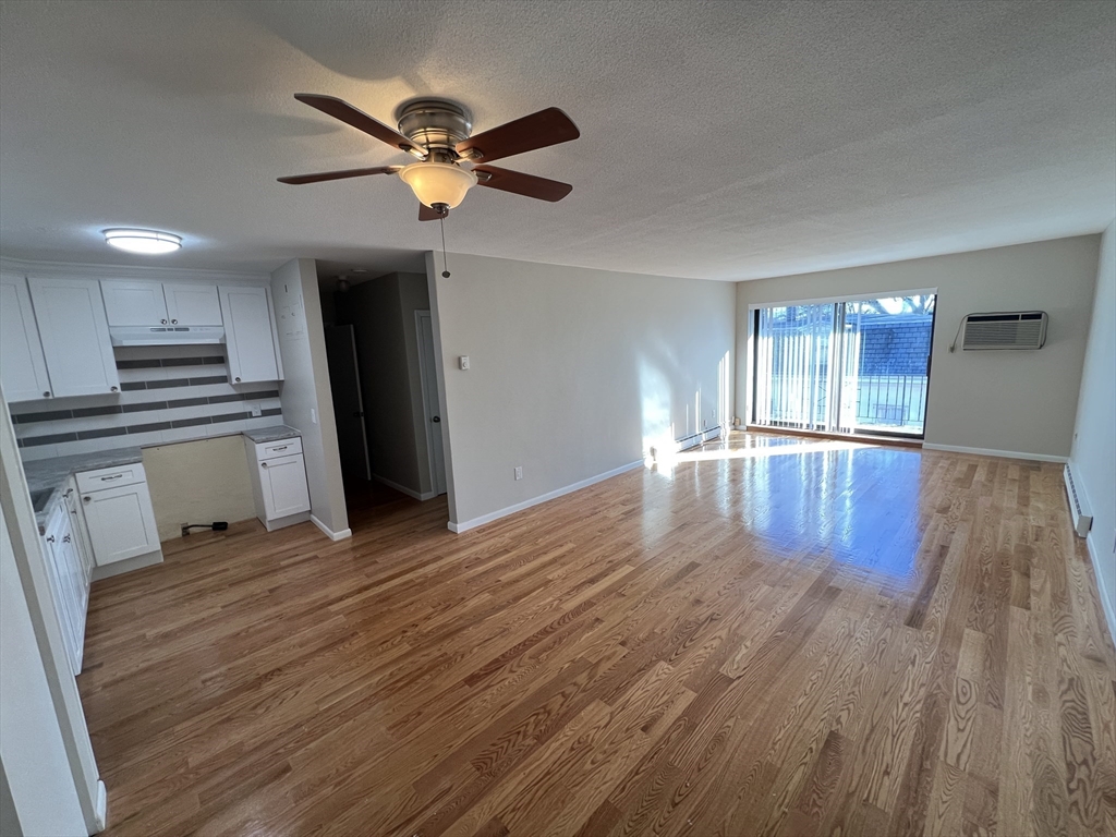 1 bed, 1 bath apartment for rent at 44 Maple St Unit 303, Hyde Park — photo 1 of 20