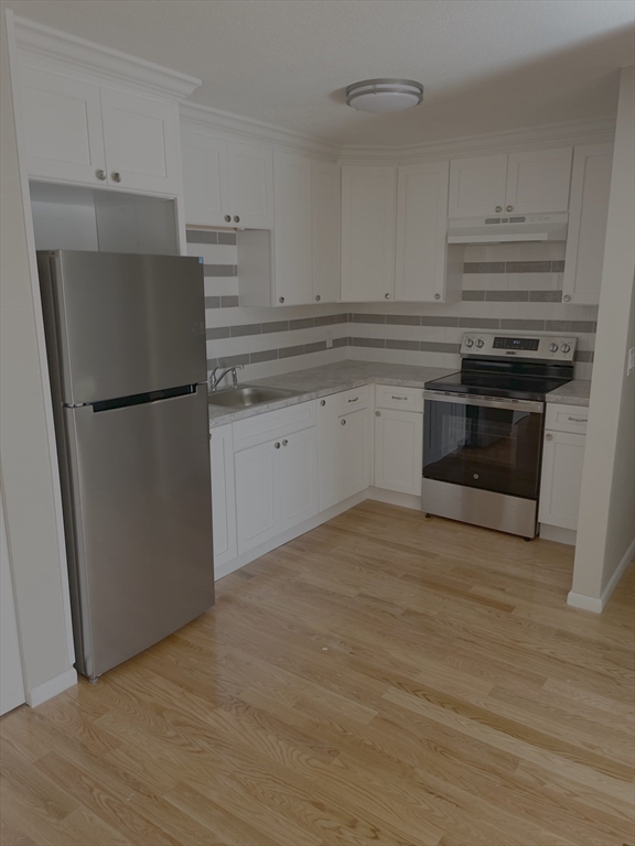 1 bed, 1 bath apartment for rent at 44 Maple St Unit 303, Hyde Park — photo 3 of 20