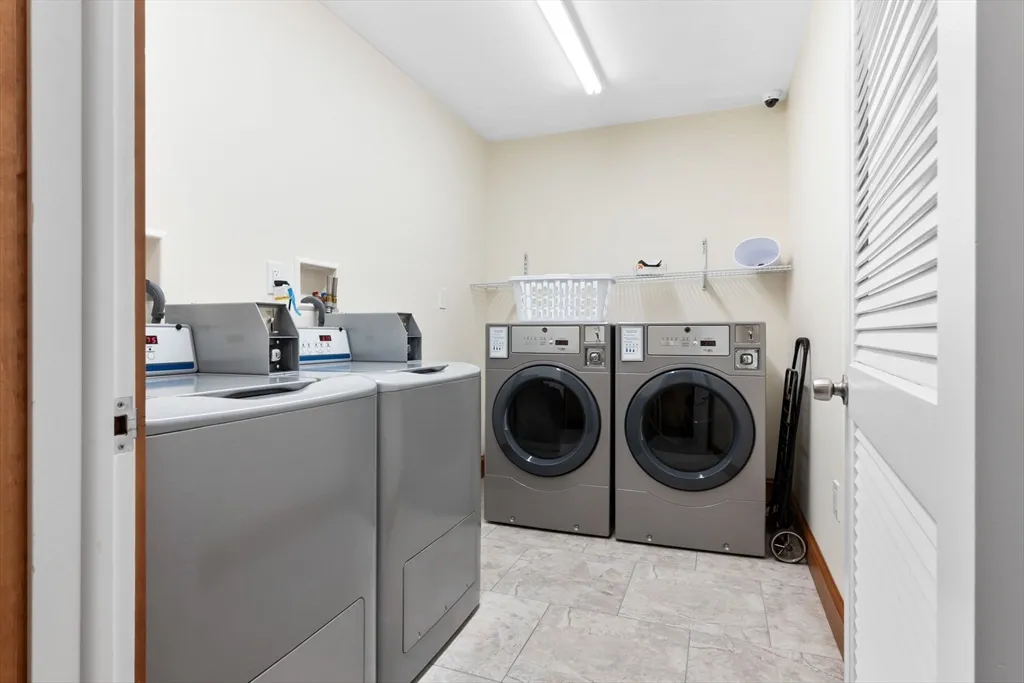 1 bed, 1 bath apartment for rent at 44 Maple St Unit 7, Danvers Center — photo 18 of 19