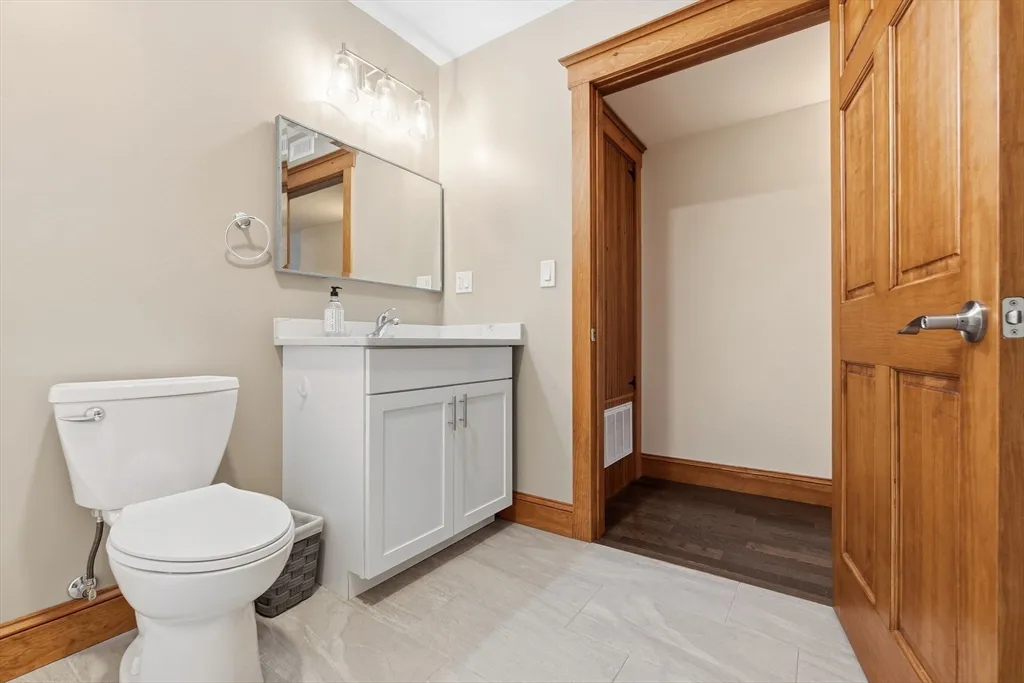 1 bed, 1 bath apartment for rent at 44 Maple St Unit 7, Danvers Center — photo 12 of 19