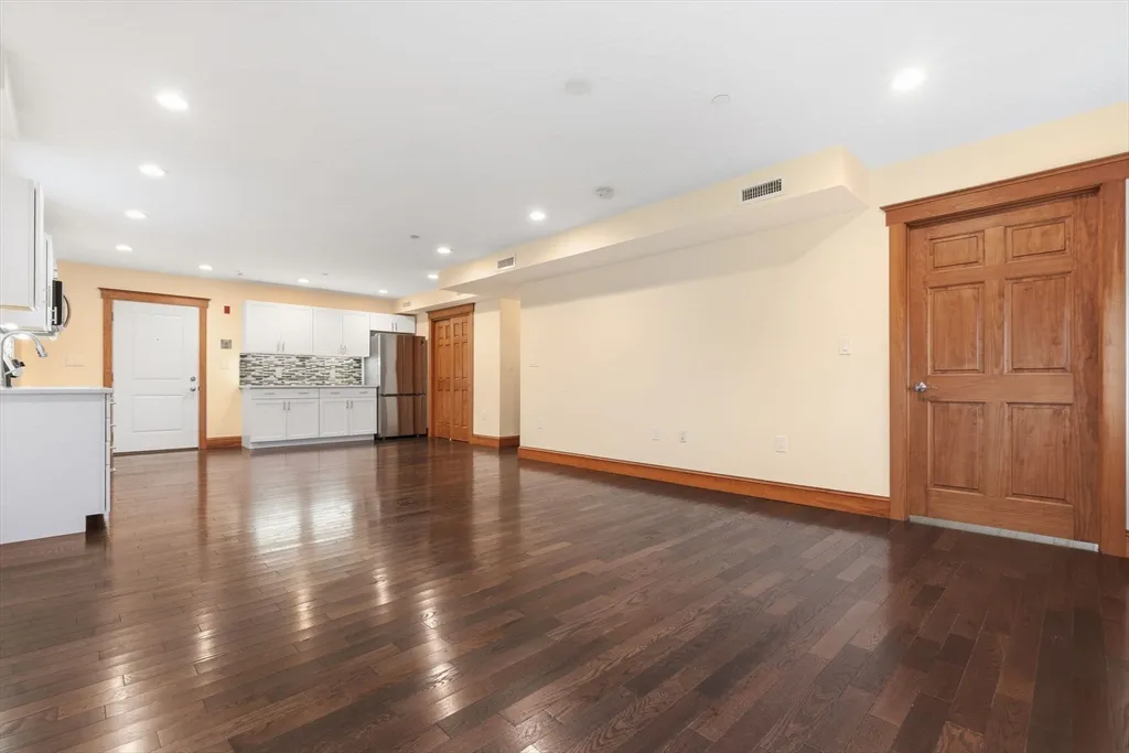 1 bed, 1 bath apartment for rent at 44 Maple St Unit 7, Danvers Center — photo 9 of 19