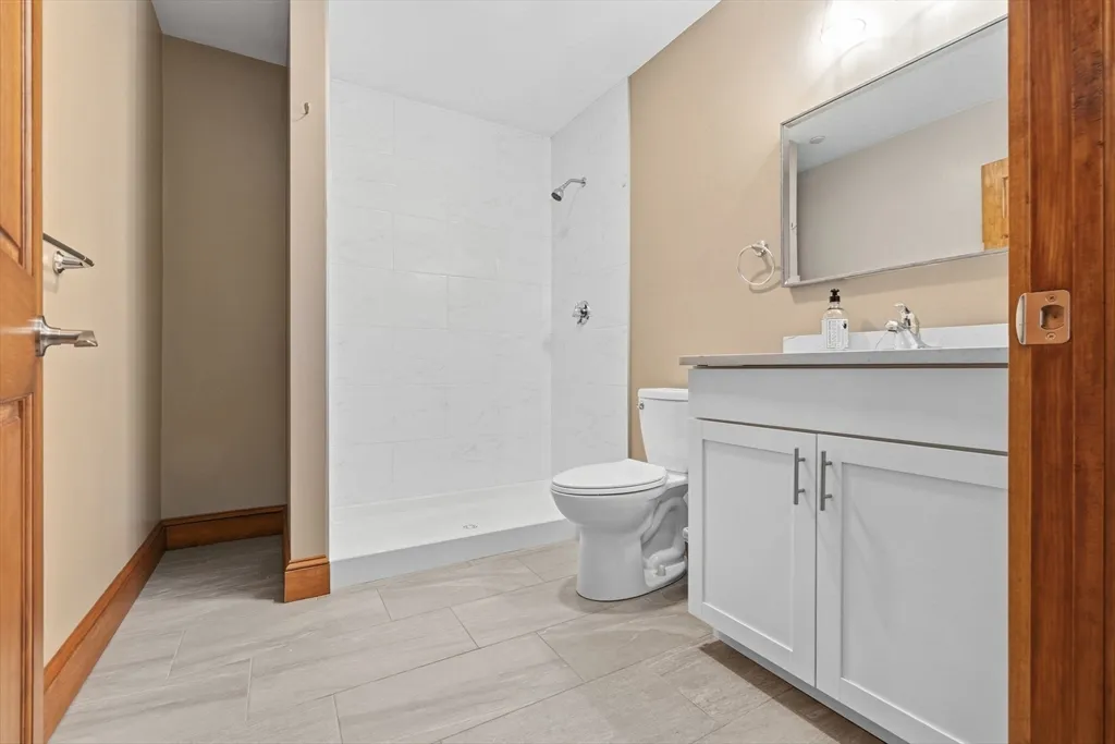 1 bed, 1 bath apartment for rent at 44 Maple St Unit 7, Danvers Center — photo 11 of 19