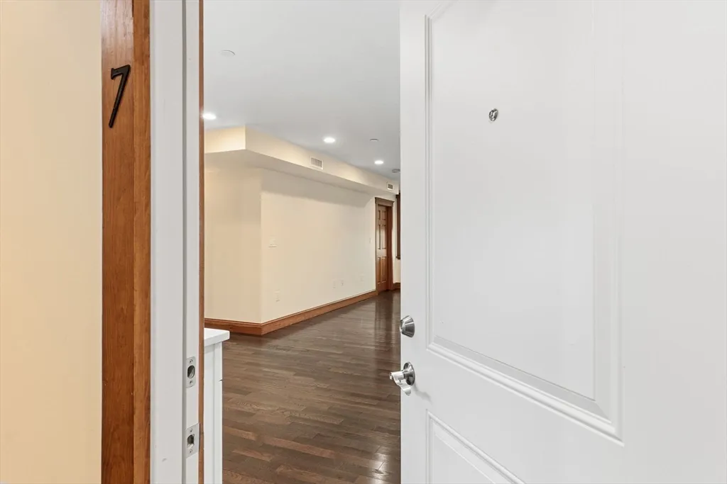 1 bed, 1 bath apartment for rent at 44 Maple St Unit 7, Danvers Center — photo 4 of 19