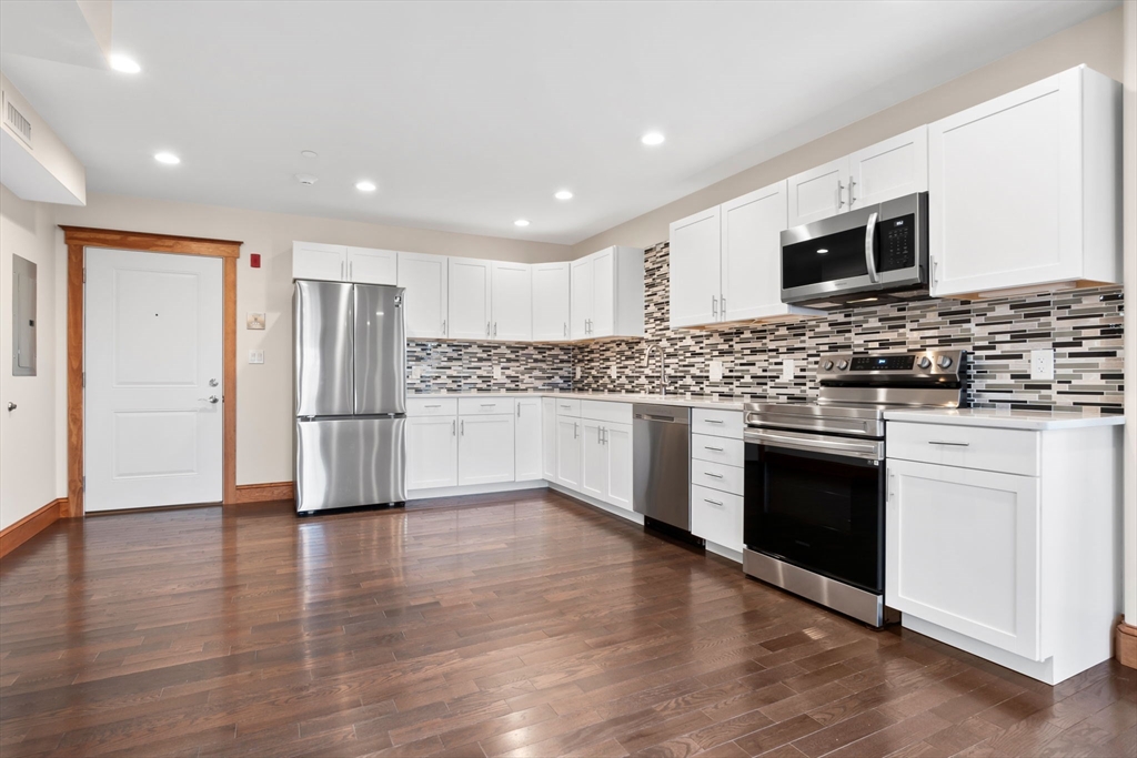 1 bed, 1 bath apartment for rent at 44 Maple St Unit 8, Danvers — photo 9 of 24