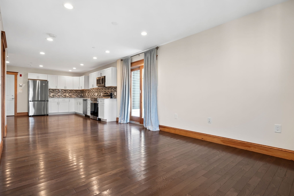 1 bed, 1 bath apartment for rent at 44 Maple St Unit 8, Danvers — photo 11 of 24