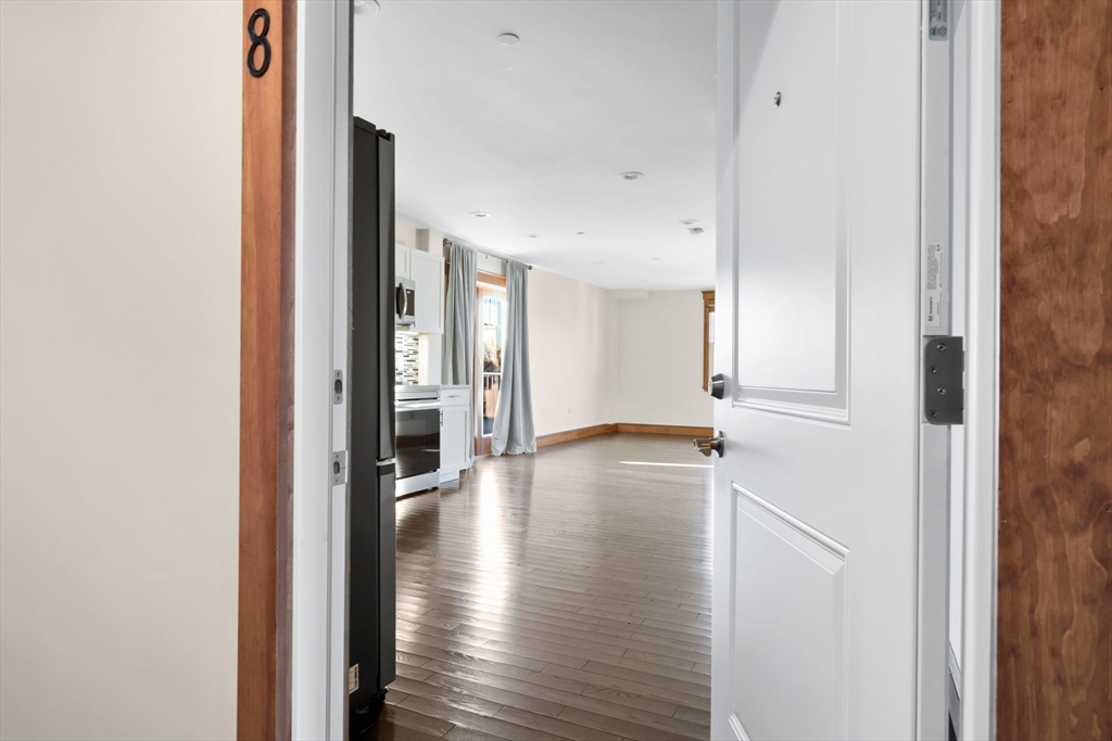 1 bed, 1 bath apartment for rent at 44 Maple St Unit 8, Danvers — photo 4 of 24