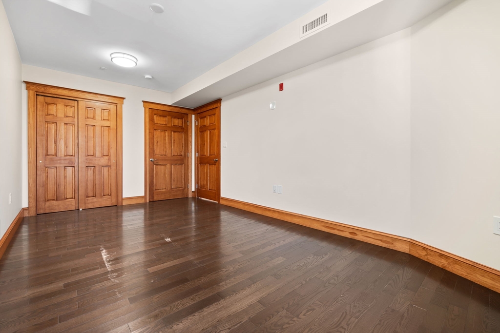 1 bed, 1 bath apartment for rent at 44 Maple St Unit 8, Danvers — photo 18 of 24