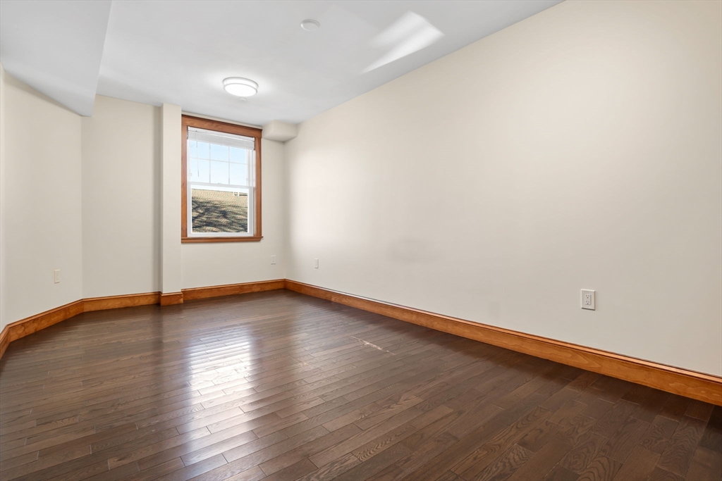 1 bed, 1 bath apartment for rent at 44 Maple St Unit 8, Danvers — photo 17 of 24