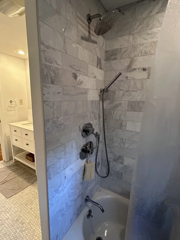 4 bed, 3 bath apartment for rent at 44 Marla Circle, Chestnut Hill — photo 16 of 23