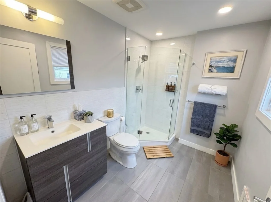3 bed, 2 bath apartment for rent at 44 Medford St Unit 304, Union Square — photo 7 of 15