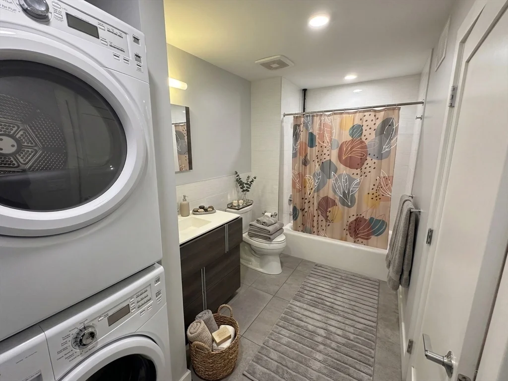 Studio bed, 1 bath apartment for rent at 44 Medford St Unit 403, Union Square — photo 4 of 12