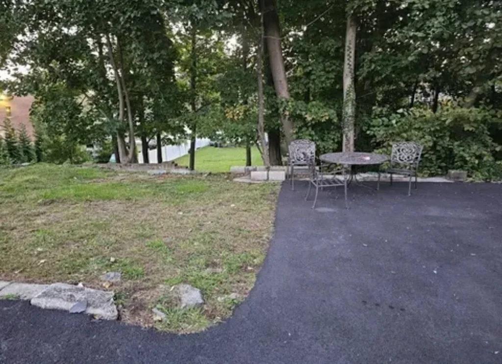 3 bed, 1 bath apartment for rent at 44 Milton St Unit 3, Brockton — photo 12 of 13