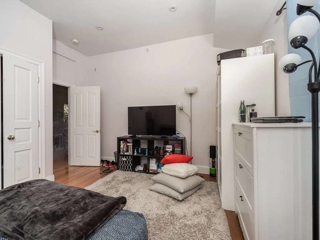 5 bed, 3 bath apartment for rent at 44 Mozart St Unit 1, Jamaica Plain — photo 10 of 16