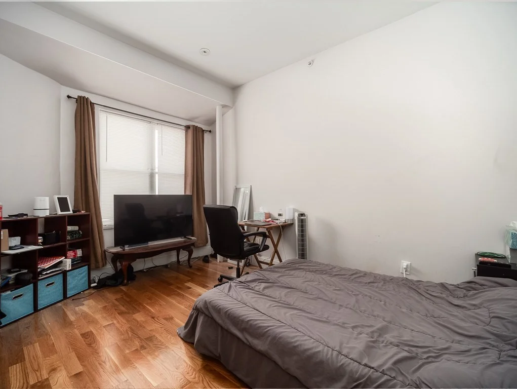 5 bed, 3 bath apartment for rent at 44 Mozart St Unit 1, Jamaica Plain — photo 14 of 16