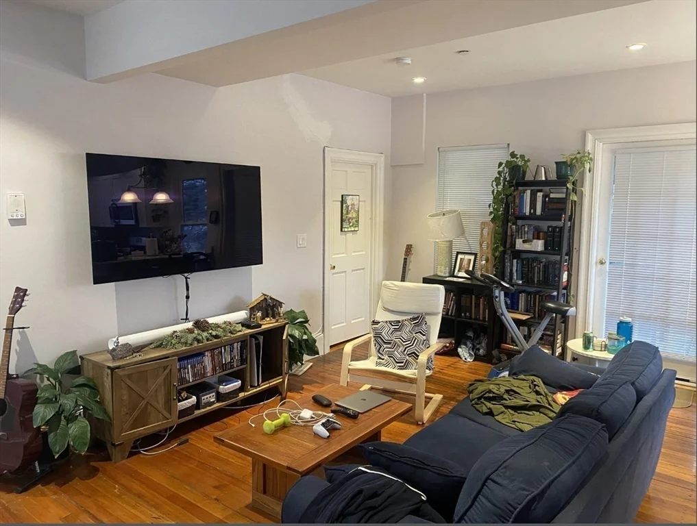 5 bed, 3 bath apartment for rent at 44 Mozart St Unit 3, Jamaica Plain — photo 6 of 15