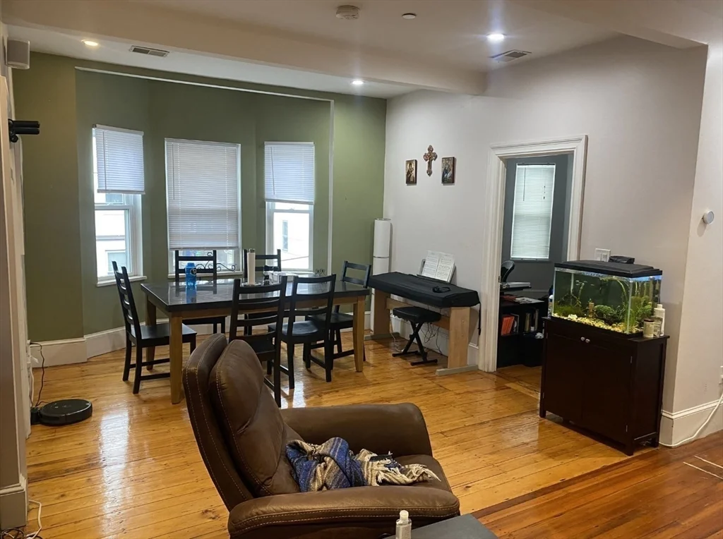 5 bed, 3 bath apartment for rent at 44 Mozart St Unit 3, Jamaica Plain — photo 5 of 15