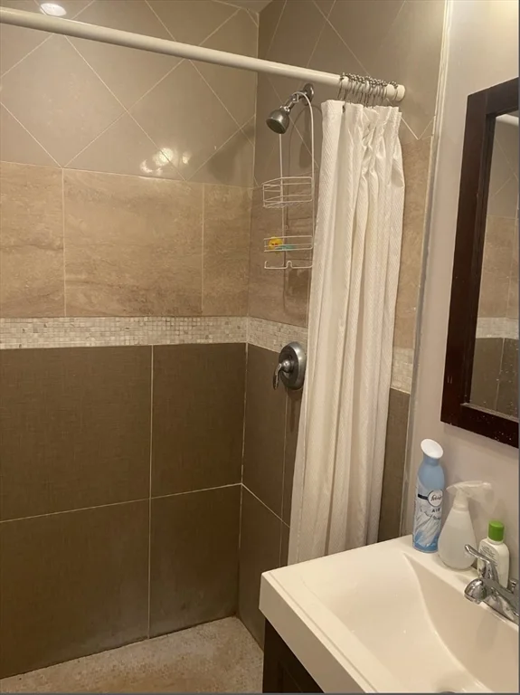 5 bed, 3 bath apartment for rent at 44 Mozart St Unit 3, Jamaica Plain — photo 8 of 15