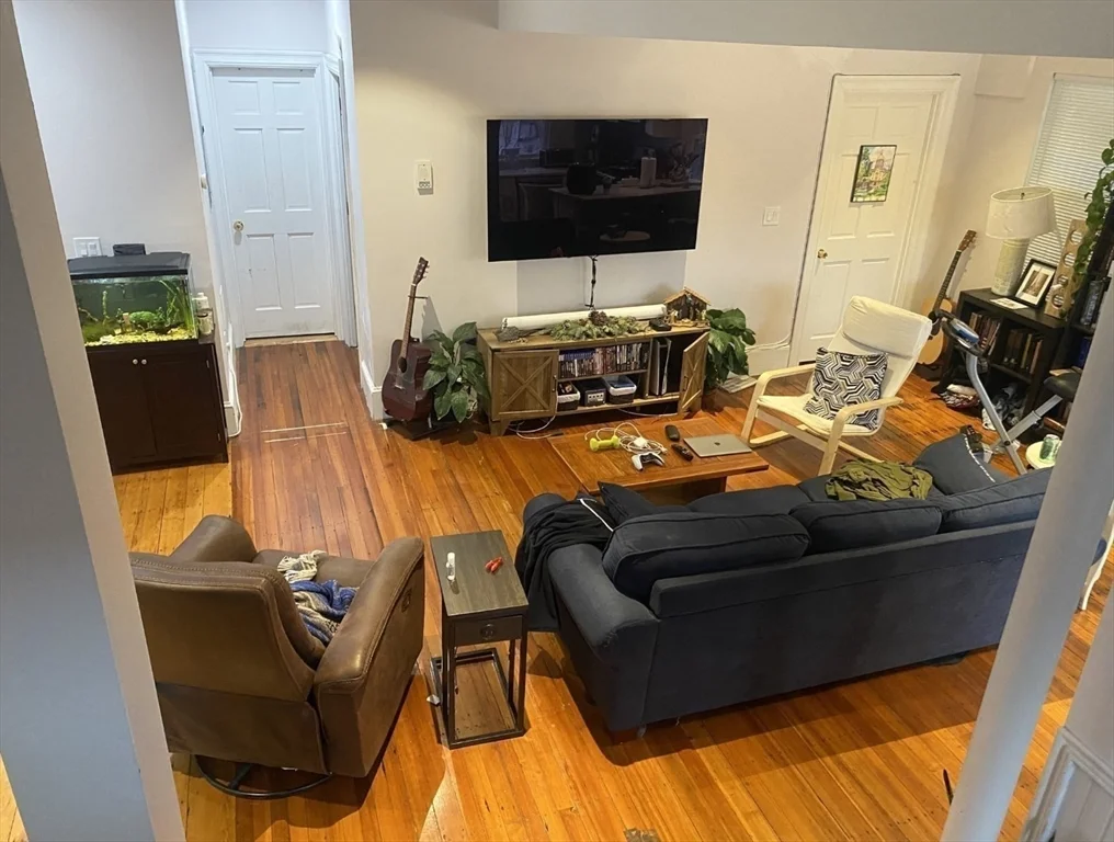 5 bed, 3 bath apartment for rent at 44 Mozart St Unit 3, Jamaica Plain — photo 4 of 15