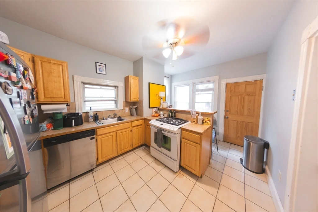 3 bed, 1 bath apartment for rent at 44 N St Unit 1, South Boston — photo 7 of 15