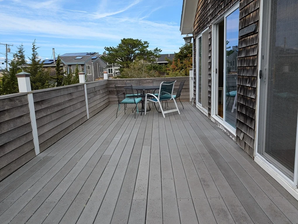 2 bed, 1 bath apartment for rent at 44 Old Point, Newbury — photo 2 of 7