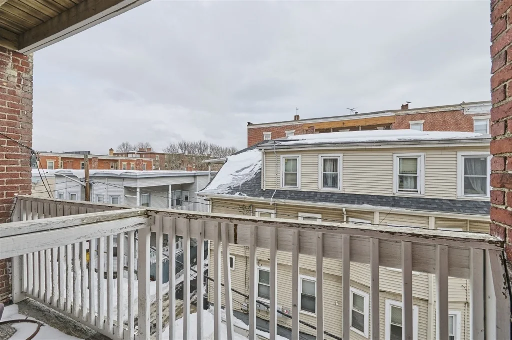 3 bed, 1 bath apartment for rent at 44 Park St Unit 3, Salem — photo 15 of 15