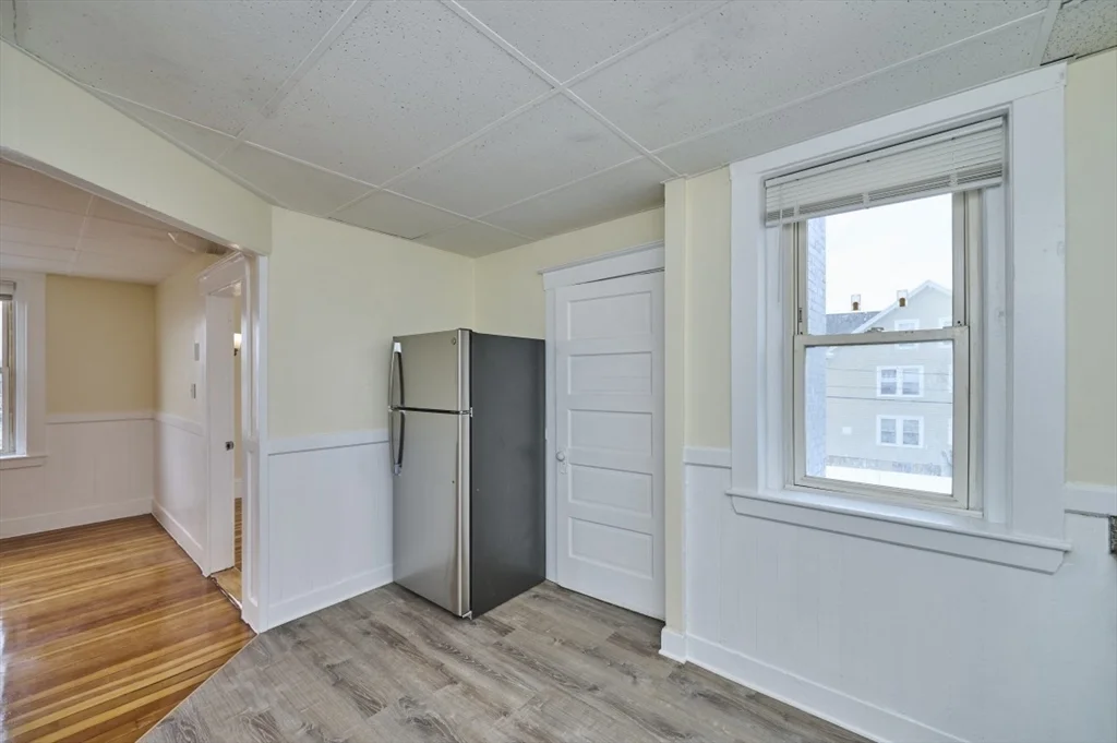3 bed, 1 bath apartment for rent at 44 Park St Unit 3, Salem — photo 5 of 15